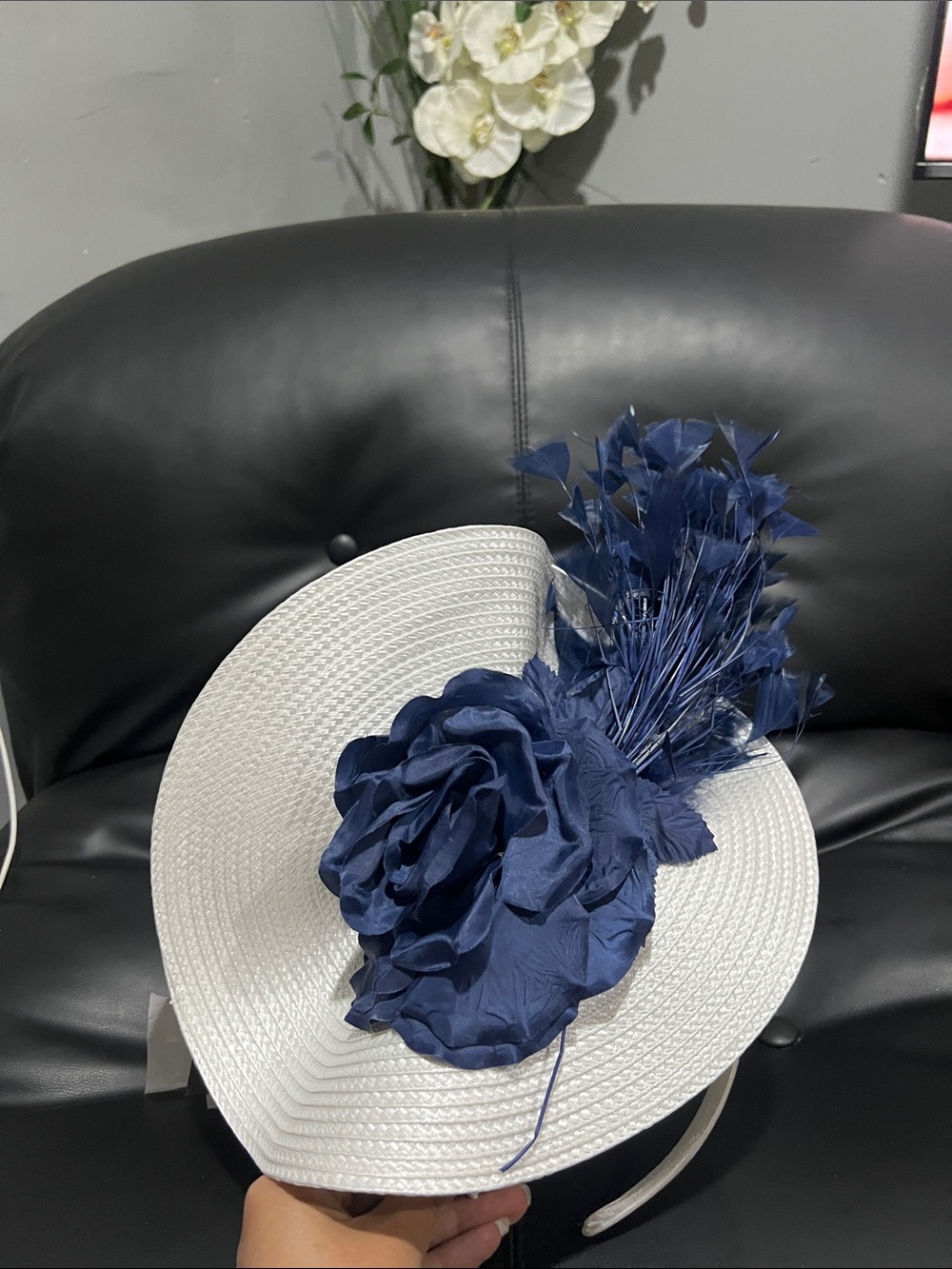White Straw Fascinator with Navy Blue Flower and Feather Detail-Bellísima